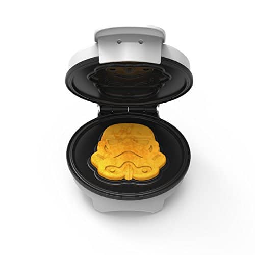 Uncanny Brands Stormtrooper Waffle Maker