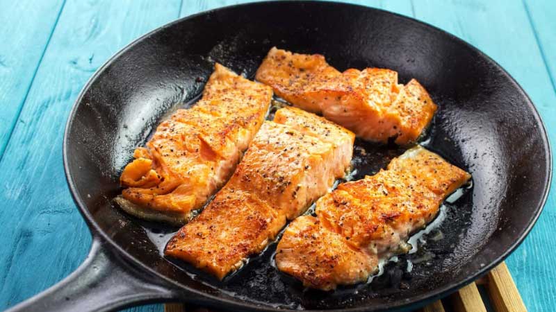 10 Best Pan for Searing Fish [Reviewed in 2022]