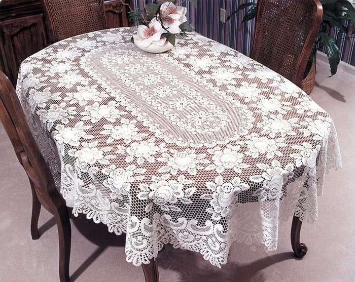 How to Make an Oval Tablecloth At Home? DIY Guide